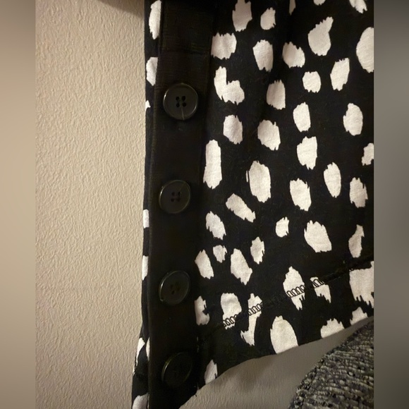 Chico's Black and White Patterned Top - Picture 2 of 4